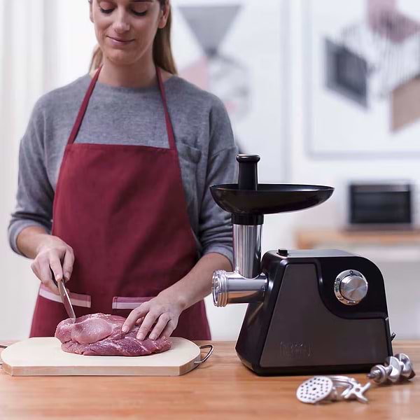Фото - М'ясорубка Black&Decker BXMMA1000E