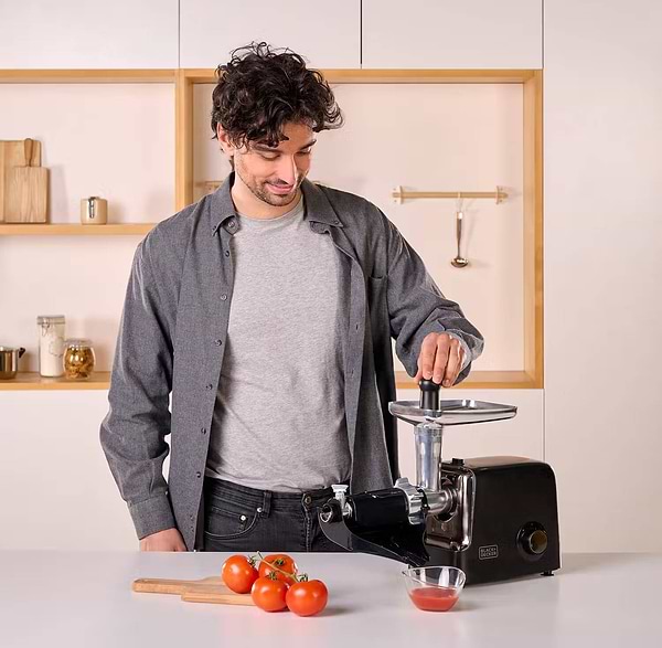 Фото - Мясорубка Black&Decker BXMMA2200E
