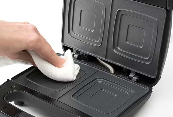 Фото - Бутербродниця Black&Decker BXSA753E