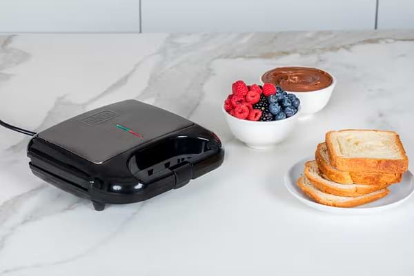 Фото - Бутербродниця Black&Decker BXSA753E