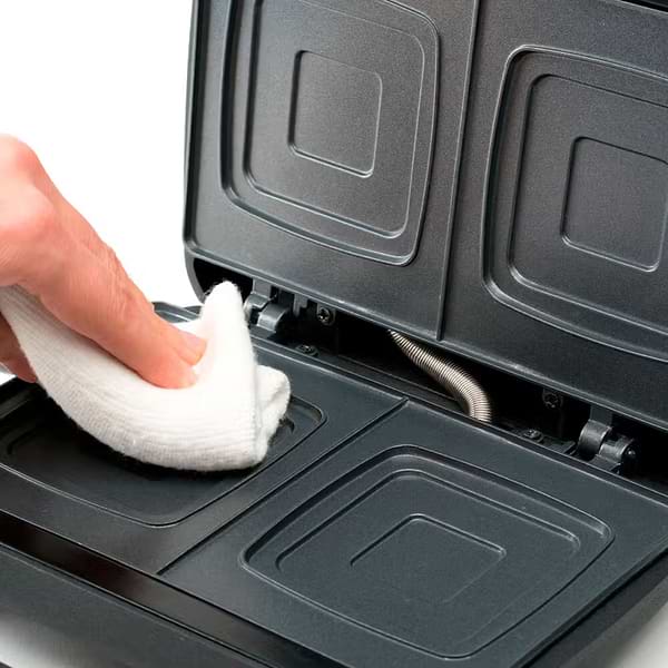 Фото - Бутербродниця Black&Decker BXSA753E