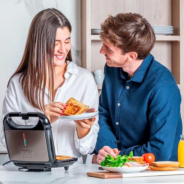 Фото - Бутербродниця Black&Decker BXSA753E