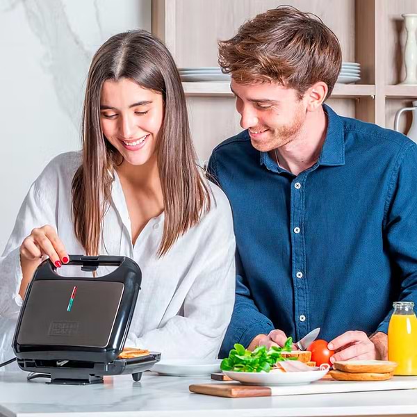 Фото - Бутербродниця Black&Decker BXSA753E