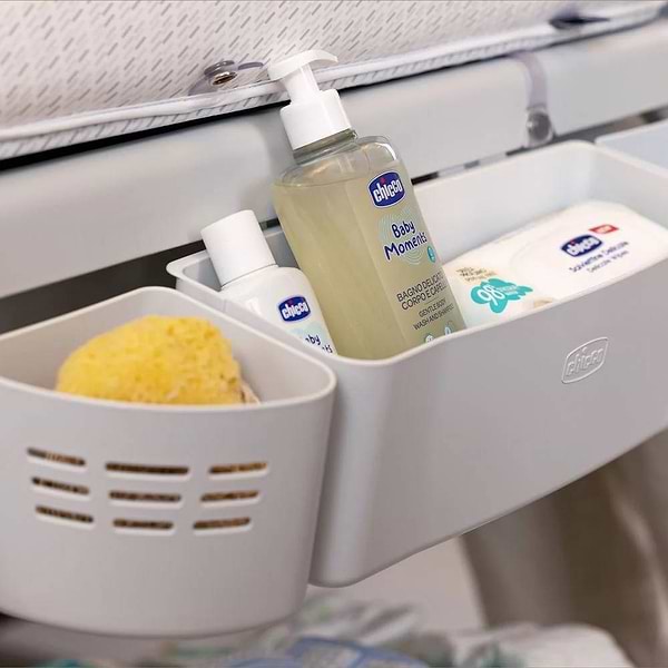 Фото - Столик пеленальный Chicco Cuddle & Bubble с ванной цв. 39 (79348.39)
