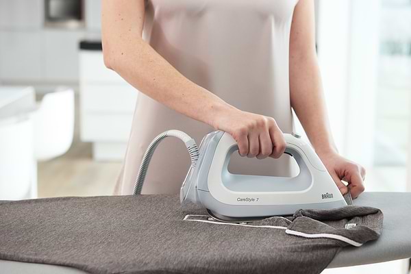Фото - Утюг с парогенератором Braun IS7043WH