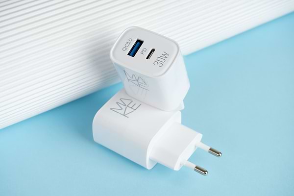 Фото - Мережевий зарядний пристрій MAKE 30W GaN PD+QC White (MCW-327PWH)