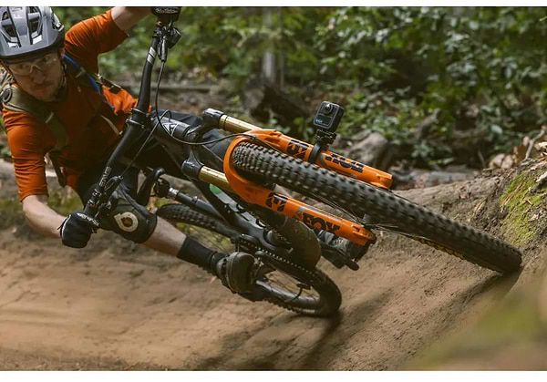 Фото - Экшн-камера GoPro MAX 2 NEW + Монопод 120 см + Enduro + SD Card (CHDFZ-311-RW)