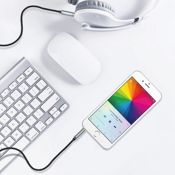 Фото - Кабель 3.5 мм - 3.5 мм Choetech AUX - TRS Audio 3.5мм M/M 1,2 м (AUX002)