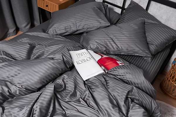 Фото - Комплект постільної білизни Moon&Star Satin Stripe Stripe Black 200х220 (MS-820003687)