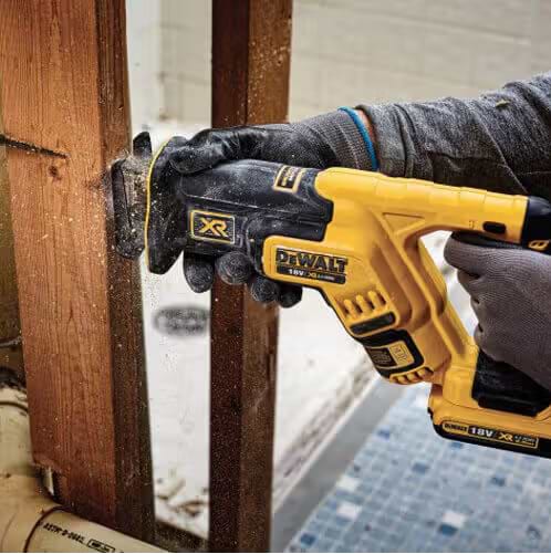 Фото - Пила сабельная DeWALT 18В XR Li-lon (DCS367P2)