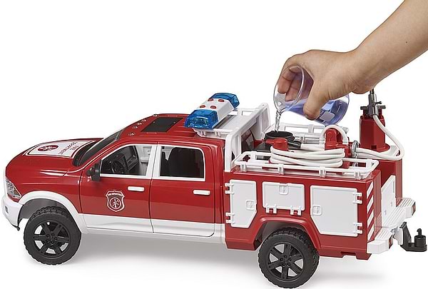 Фото - Наземна спецтехніка BRUDER Пожежна машина RAM 2500 (02544)