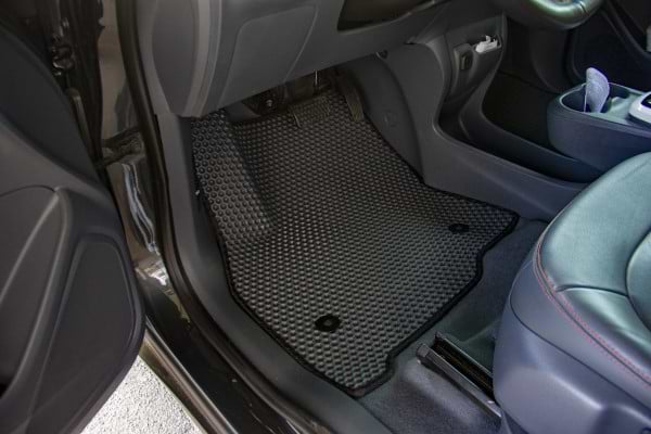 Фото - Коврики из экокожи в салон авто передние EVAtech ECO для Bolt EV Chevrolet 2016-2023 1 поколение Htb USA CT1863AV2OU2BBB