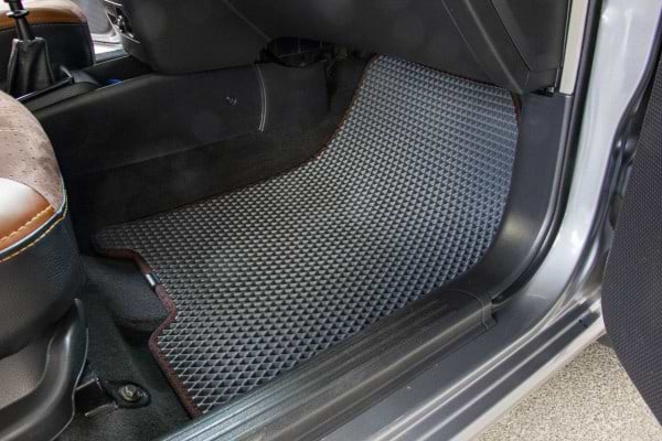 Фото - Коврики из экокожи в салон авто передние EVAtech ECO для Aveo (T250) Restyling Chevrolet 2005-2011 2 поколение Sedan EU CT31631A2BBB