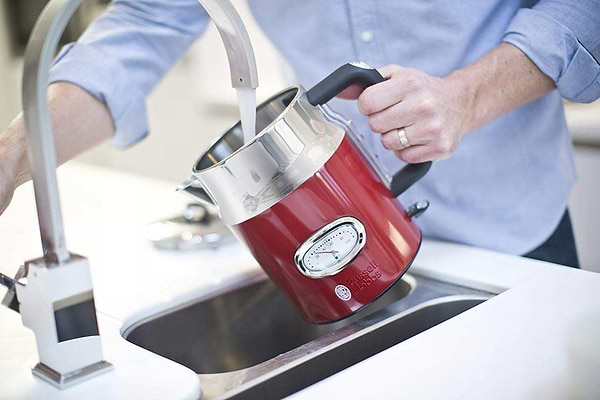 Фото - Электрический чайник Russell Hobbs 21670-70 Retro Red