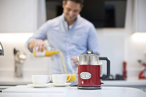 Фото - Электрический чайник Russell Hobbs 21670-70 Retro Red