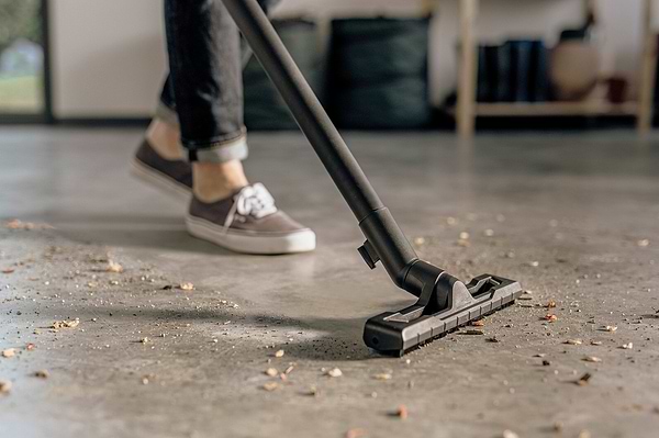 Фото - Пылесос для сухой уборки с мешком Karcher WD 4 V-20/5/22 (1.628-209.0)