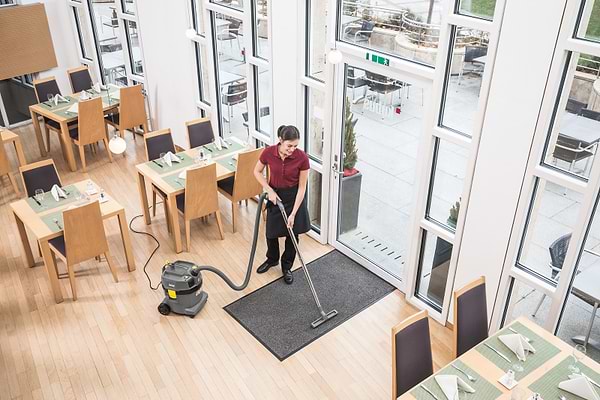 Фото - Пилосос для сухого прибирання з контейнером і мішком Karcher NT 22/1 Ap Te L (1.378-610.0)