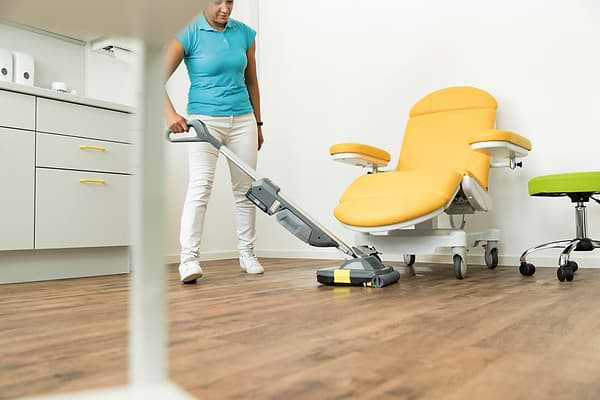 Фото - Пылесос ручной для дома Karcher BR 30/1 C Bp Pack 18В/2.5 (1.783-055.0)