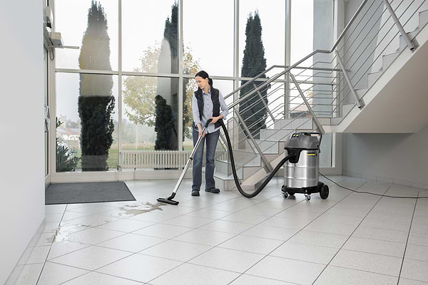Фото - Пилосос для сухого прибирання без мішка Karcher NT 70/2 Me Classic (1.667-306.0)