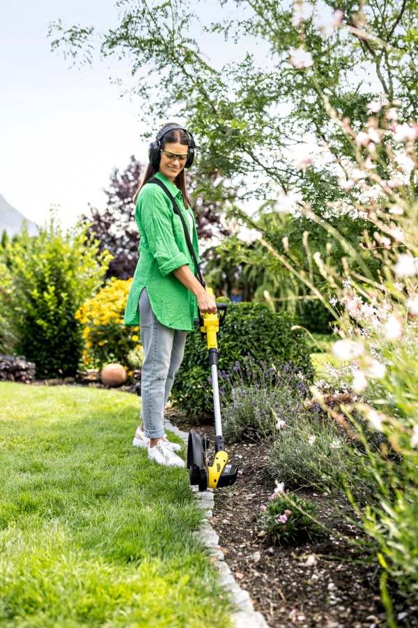 Фото - Тример садовий Karcher LTR 3-18 Dual Battery Set (1.445-451.0)