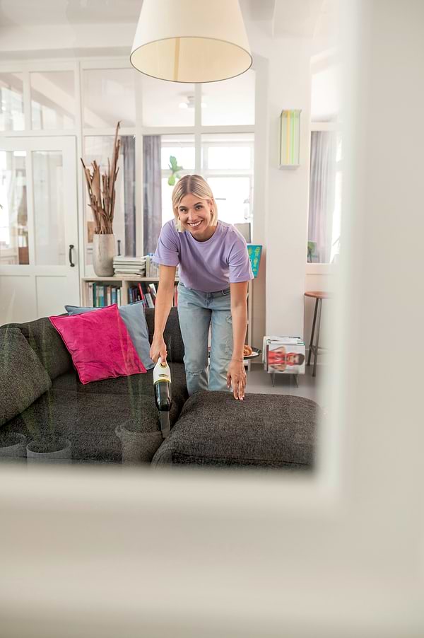 Фото - Пылесос ручной для автомобиля Karcher CVH 2-4 (1.198-450.0)