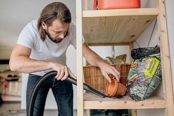 Фото - Пылесос для сухой уборки с мешком Karcher KWD 1 W V-12/2/18 (1.628-401.0)