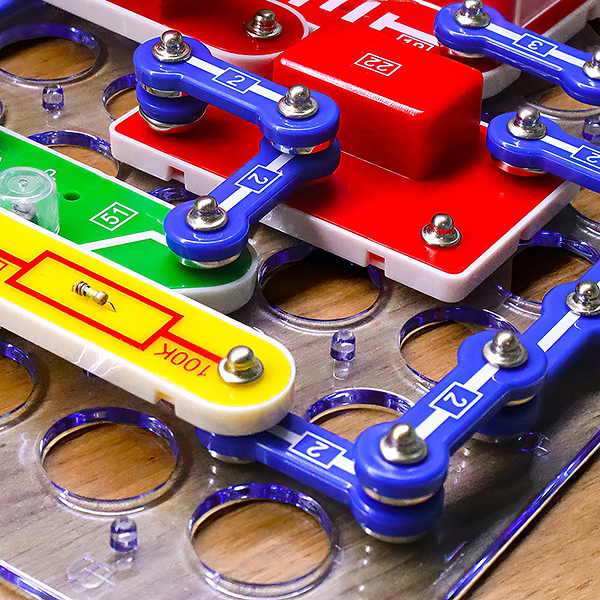 Фото - Электронный конструктор DOKA 201 СХЕМА (D70706)