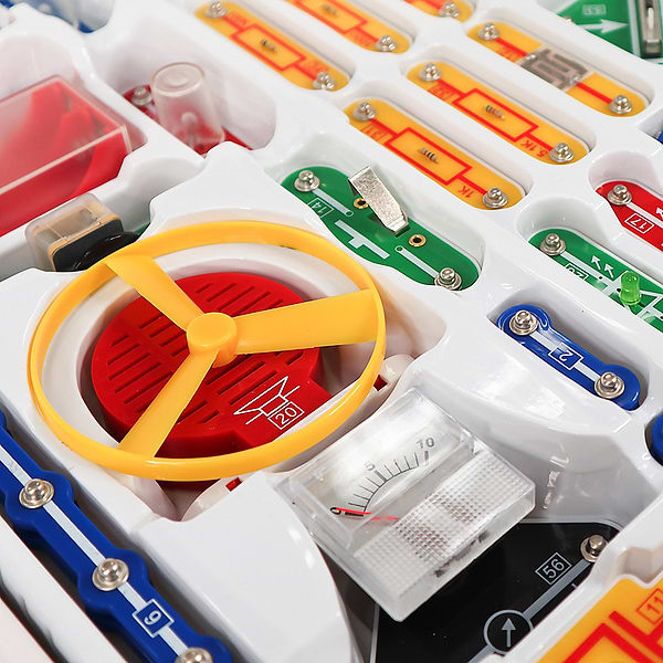 Фото - Електронний конструктор DOKA ШКОЛА 999+ СХЕМ (D70708)