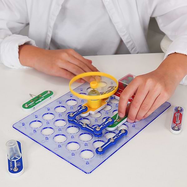 Фото - Електронний конструктор DOKA ПЕРШІ КРОКИ В ЕЛЕКТРОНІЦІ (Набір А, 15 схем) (D70709)