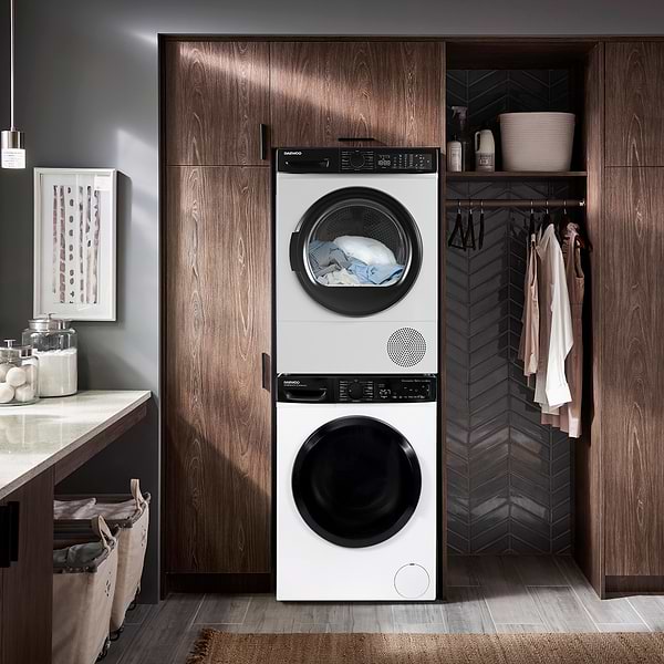Фото - Комплект техники Daewoo Стиральная машина с фронтальной загрузкой + Сушильная машина + Комплект креплений для установки в колонну Daewoo WM814T3WB7UA + 8HT3W3UA + XDV