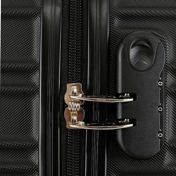 Фото - Чемодан Semi Line 24" (M) Black (T5953-2)