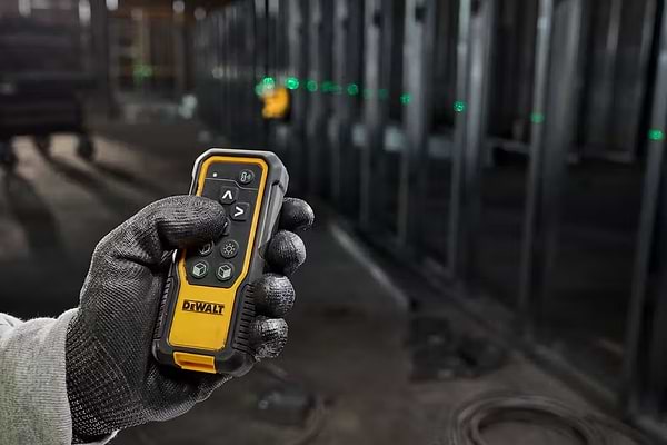 Фото - Уровень лазерный DeWALT 18В XR Li-Ion (DCLE34035D1)