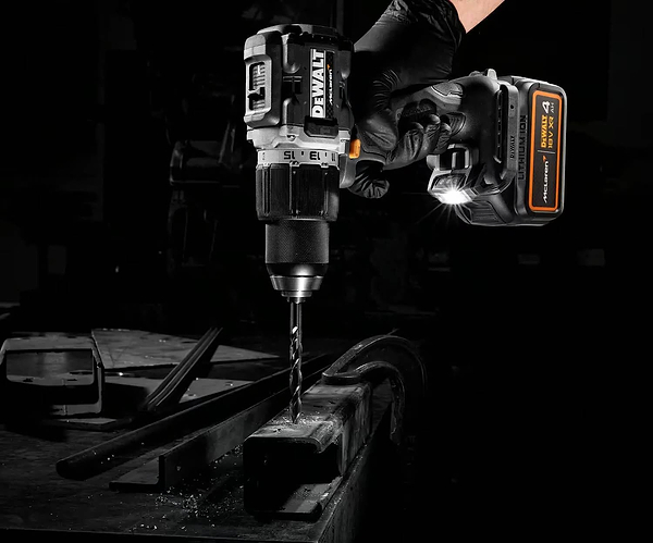 Фото - Дрель-шуруповерт DeWALT DCD85MM2T