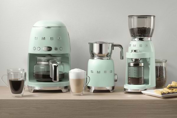Фото - Модуль для збивання молока Smeg MFF01PGEU
