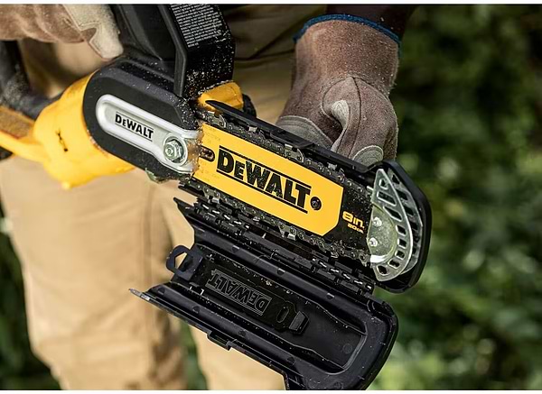 Фото - Ланцюгова пила DeWALT DCMPS520P1