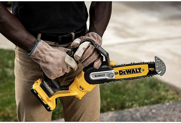 Фото - Ланцюгова пила DeWALT DCMPS520P1