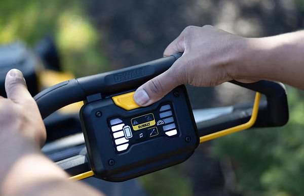 Фото - Газонокосарка акумуляторна DeWALT DCMWP134N