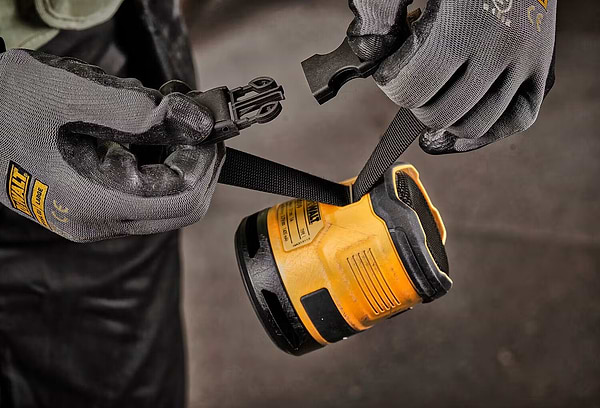 Фото - Портативная акустика DeWALT DCR009