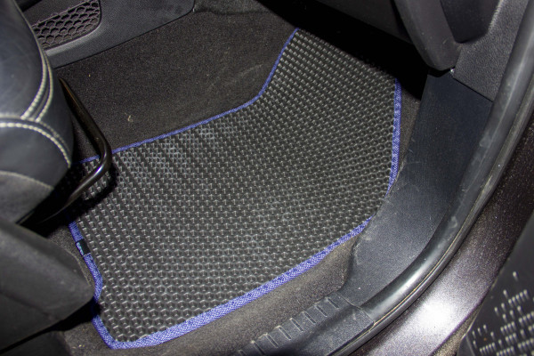 Фото - Коврики из экокожи в салон авто EVAtech ECO для Journey (2 clips) 6 seats Dodge 2007-2020 1 поколение SUV EU DE13399CV5LA2BBB