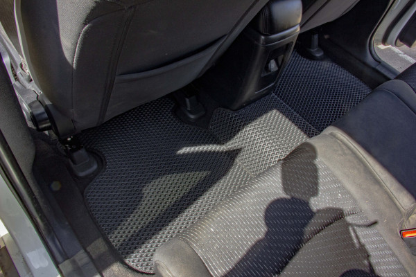 Фото - Коврики из экокожи в салон авто EVAtech ECO для Journey (2 clips) 6 seats Dodge 2007-2020 1 поколение SUV EU DE13399CV5LA2BBB