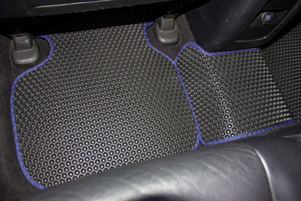 Фото - Коврики из экокожи в салон авто EVAtech ECO для Journey (2 clips) 6 seats Dodge 2007-2020 1 поколение SUV EU DE13399CV5LA2BBB