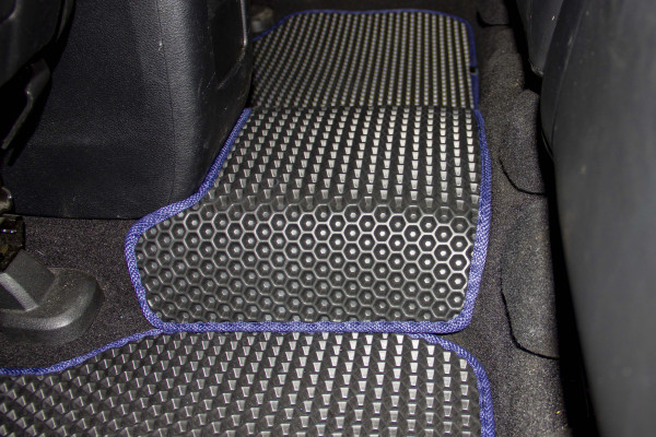 Фото - Коврики из экокожи в салон авто EVAtech ECO для Journey (1 clips) 6 seats Dodge 2007-2020 1 поколение SUV EU DE13400CV5LA1BBB