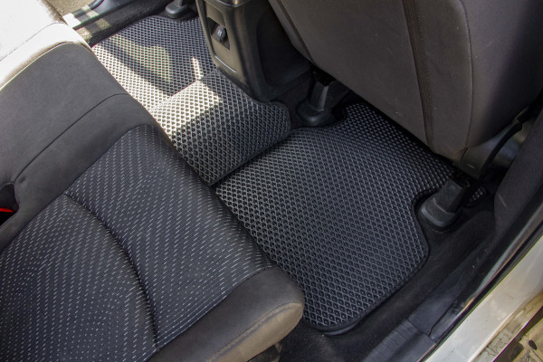 Фото - Коврики из экокожи в салон авто EVAtech ECO для Journey (1 clips) 6 seats Dodge 2007-2020 1 поколение SUV EU DE13400CV5LA1BBB
