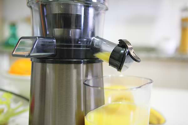 Фото - Соковыжималка шнековая Black&Decker BXJE200E