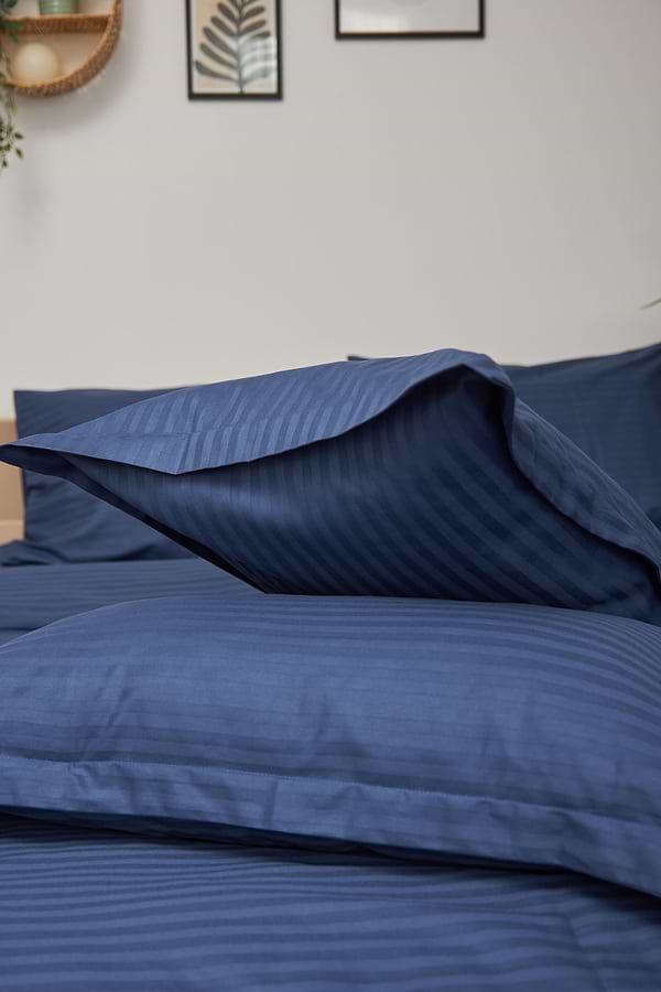 Фото - Комплект постільної білизни Moon&Star 143х210х2 нав. 2х70х70 Delfi Blue Satin Stripe (MS-820000517)