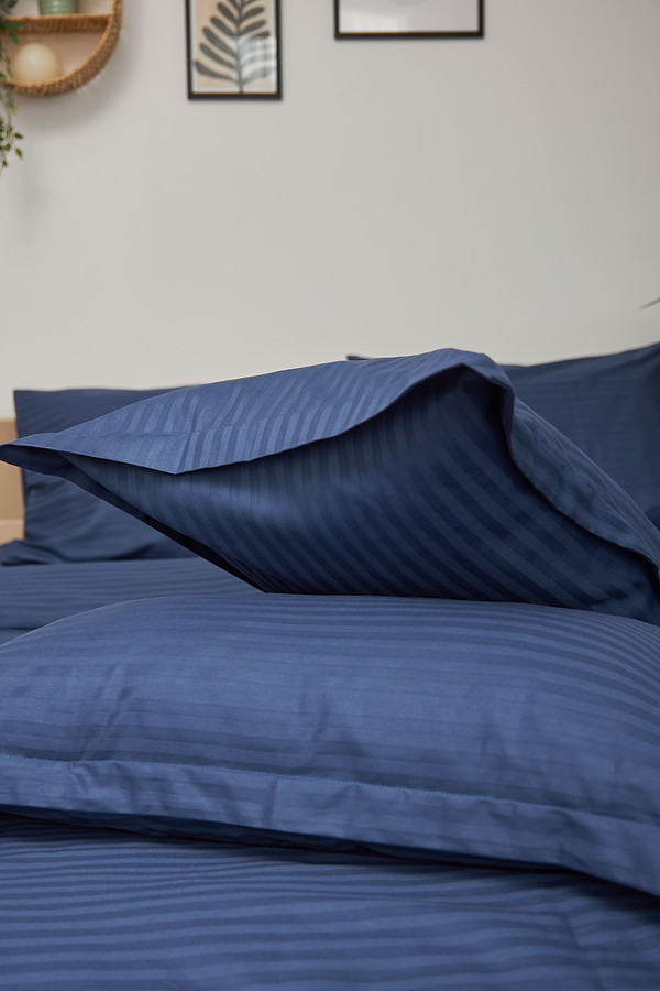 Фото - Комплект постельного белья Moon&Star 143х210х2 нав. 4х50х70 Delfi Blue Satin Stripe (MS-820000518)