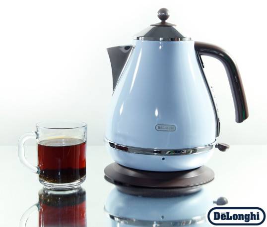 Фото - Электрический чайник Delonghi Icona Vintage 1.7 л Blue (KBOV2001AZ)
