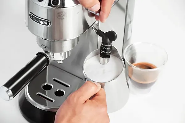 Фото - Кавоварка ріжкова Delonghi EC 685.M