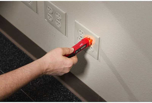 Фото - Детектор Milwaukee з лазерним термометром (2225-20)