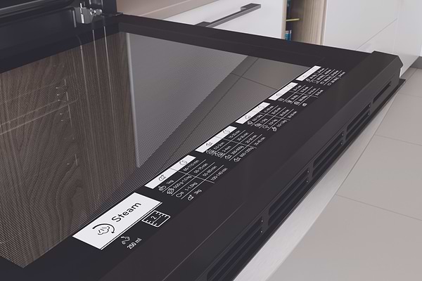 Фото - Духовой шкаф + варочная панель индукционная Indesit IFWS 4841 JH BL+IS 83Q60 NE